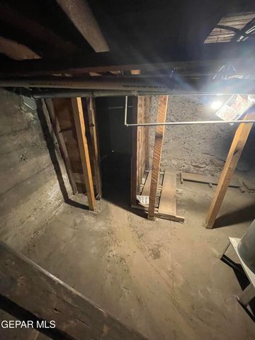 1518 LAWTON Drive, El Paso, TX 79902