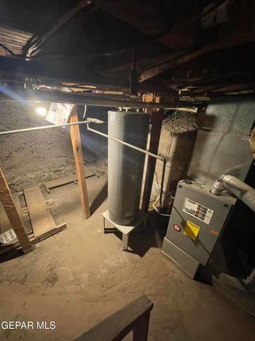 1518 LAWTON Drive, El Paso, TX 79902