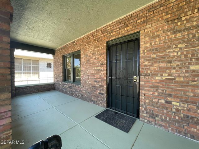 1518 LAWTON Drive, El Paso, TX 79902