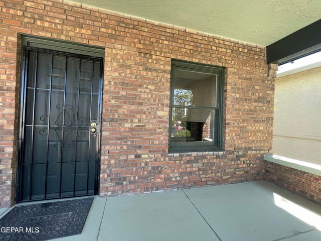 1518 LAWTON Drive, El Paso, TX 79902