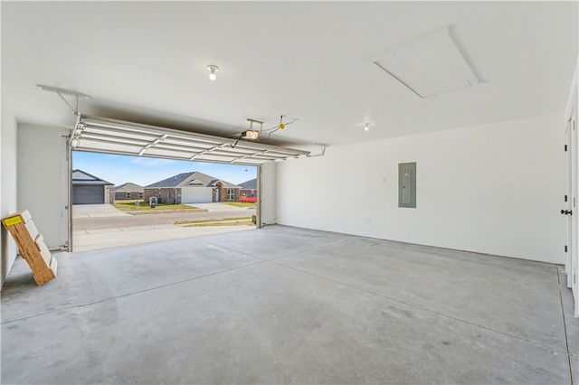 1806 Bugg Street, Pea Ridge, AR 72751