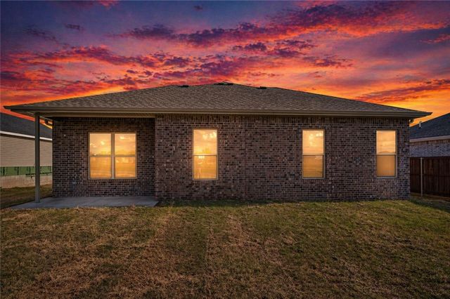 1806 Bugg Street, Pea Ridge, AR 72751