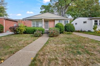 23880 Seneca Street, Oak Park, MI 48237