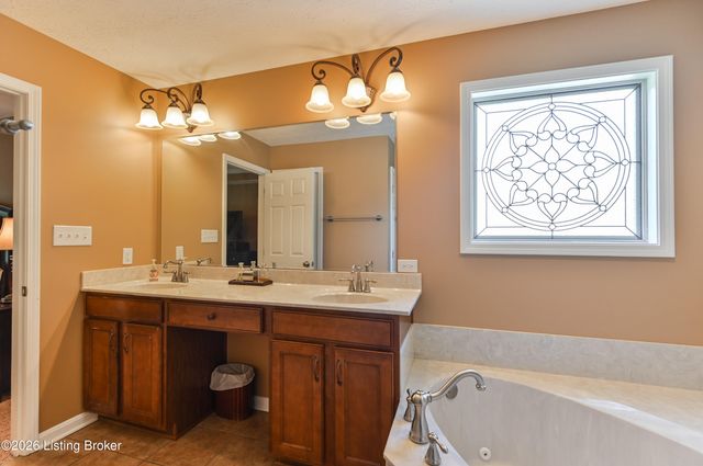 367 Arbor Green Way, Fisherville, KY 40023