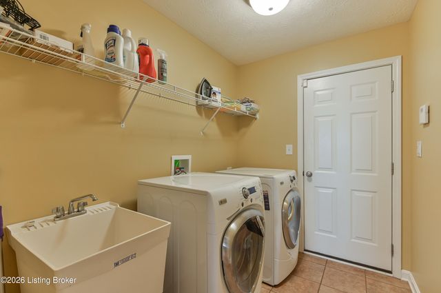 367 Arbor Green Way, Fisherville, KY 40023