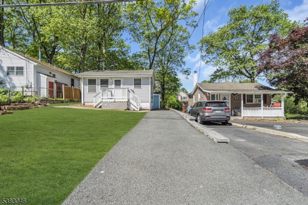 406 Brooklyn Mountain Rd, Hopatcong Boro, NJ 07843 — exterior