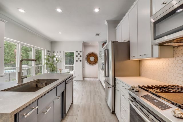 7220 Lavendale Circle, Dallas, TX 75230