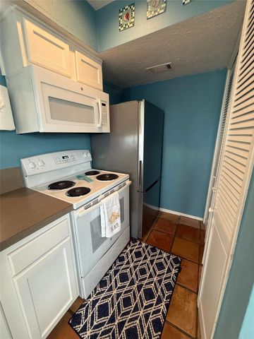 500 Tiki Drive 108C, Galveston, TX 77554