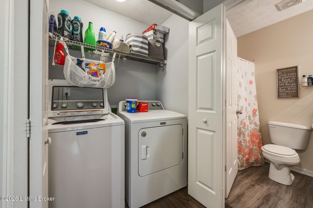 6213 Forsythia Ln, Louisville, KY 40229