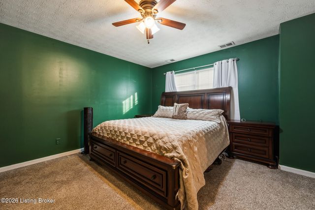 6213 Forsythia Ln, Louisville, KY 40229