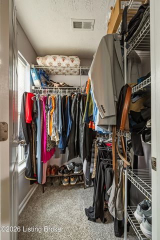 6213 Forsythia Ln, Louisville, KY 40229