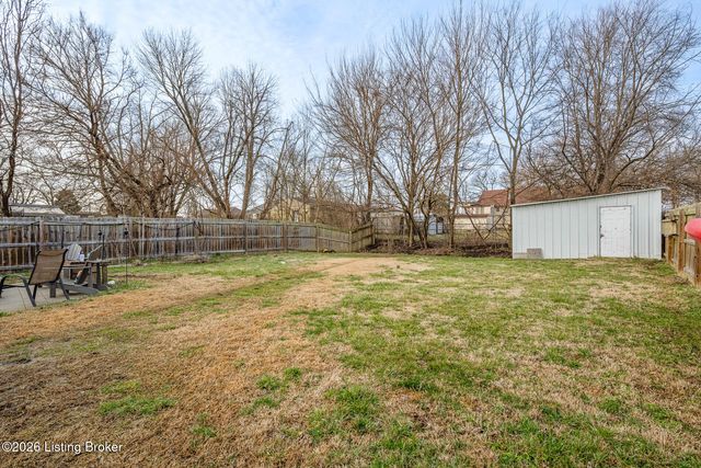 6213 Forsythia Ln, Louisville, KY 40229