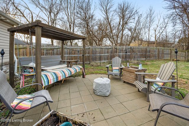 6213 Forsythia Ln, Louisville, KY 40229