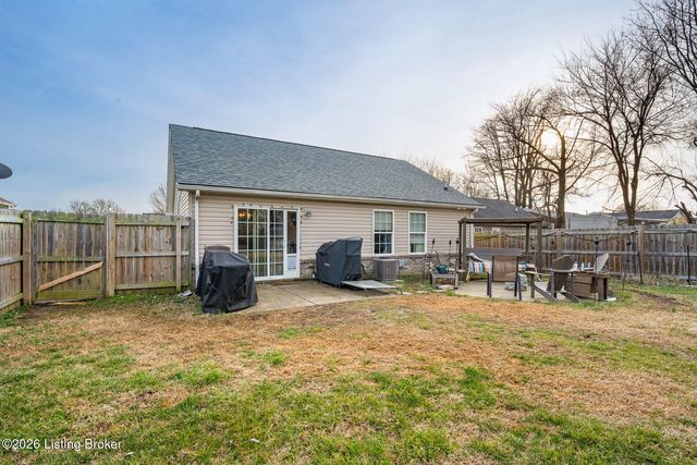 6213 Forsythia Ln, Louisville, KY 40229