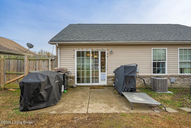 6213 Forsythia Ln, Louisville, KY 40229