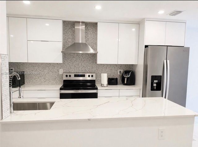 8224 NW 9th Ct 3, Plantation, FL 33324