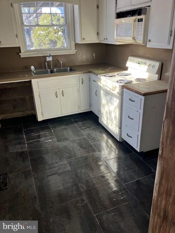 1820 HILLTOWN PIKE, Hilltown, PA 18927