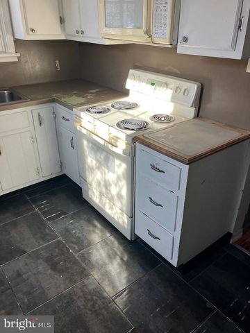 1820 HILLTOWN PIKE, Hilltown, PA 18927