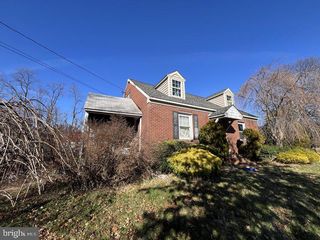 1820 HILLTOWN PIKE, Hilltown, PA 18927