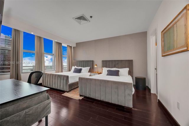 1395 Brickell Ave 3404, Miami, FL 33131