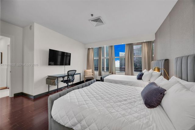 1395 Brickell Ave 3404, Miami, FL 33131