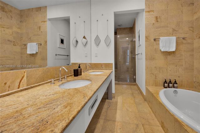 1395 Brickell Ave 3404, Miami, FL 33131