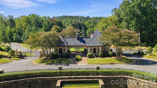 1021 Hartshaw Court, Belmont, NC 28012
