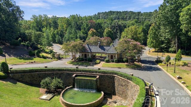 1021 Hartshaw Court, Belmont, NC 28012