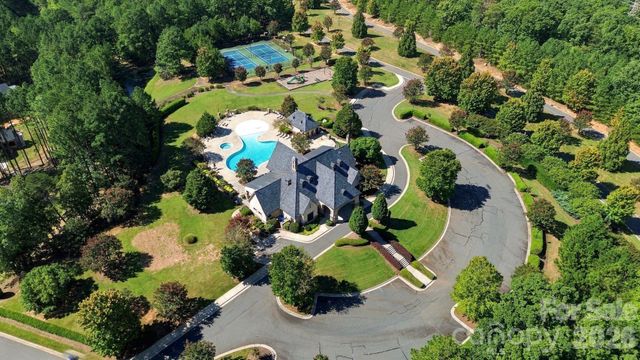 1021 Hartshaw Court, Belmont, NC 28012