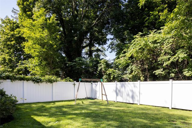 25 Clearfield Place, Huntington, NY 11743