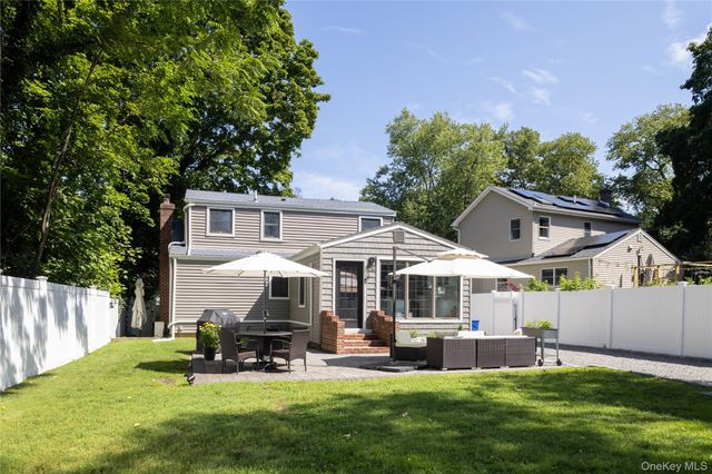 25 Clearfield Place, Huntington, NY 11743