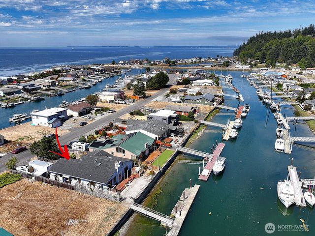 3705 Steelhead Drive, Greenbank, WA 98253