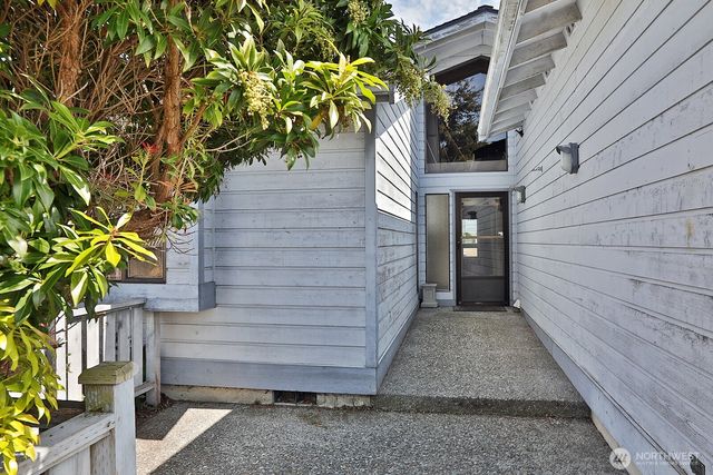 3705 Steelhead Drive, Greenbank, WA 98253
