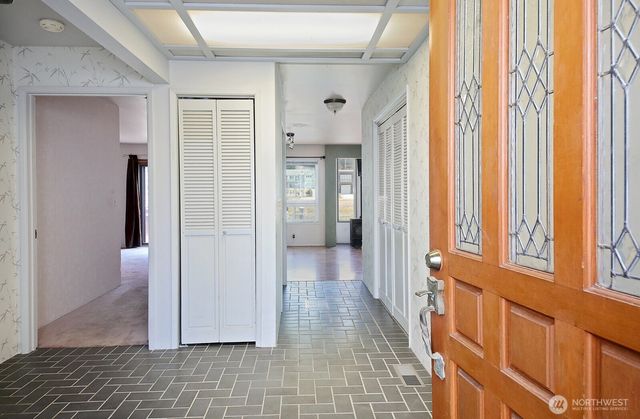 3705 Steelhead Drive, Greenbank, WA 98253
