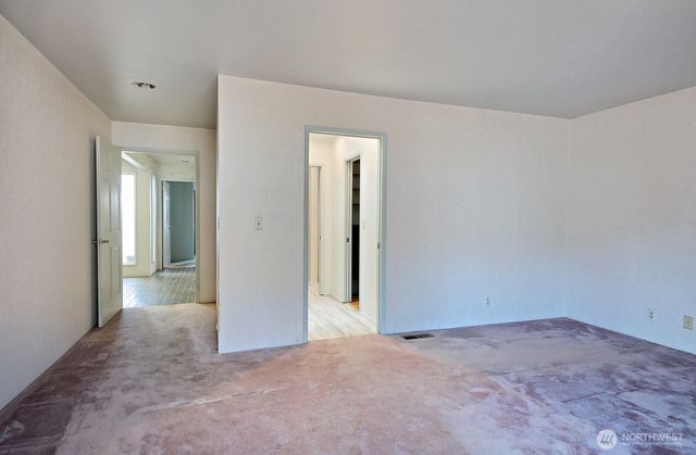 3705 Steelhead Drive, Greenbank, WA 98253