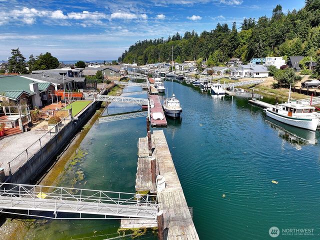 3705 Steelhead Drive, Greenbank, WA 98253