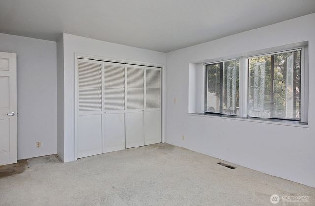 3705 Steelhead Drive, Greenbank, WA 98253