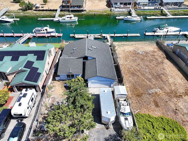 3705 Steelhead Drive, Greenbank, WA 98253