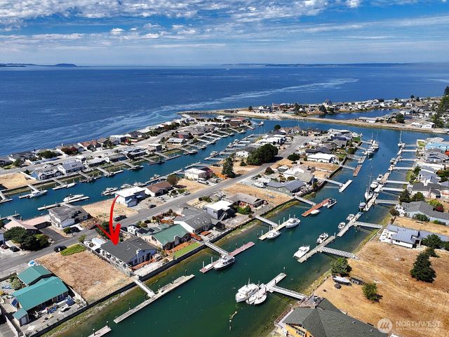 3705 Steelhead Drive, Greenbank, WA 98253