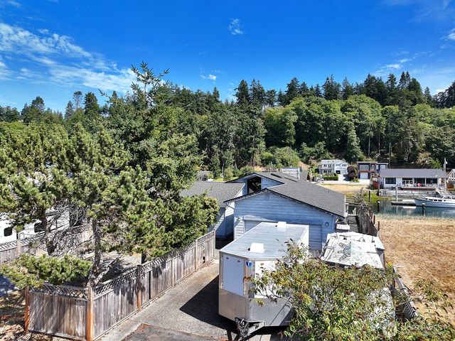 3705 Steelhead Drive, Greenbank, WA 98253