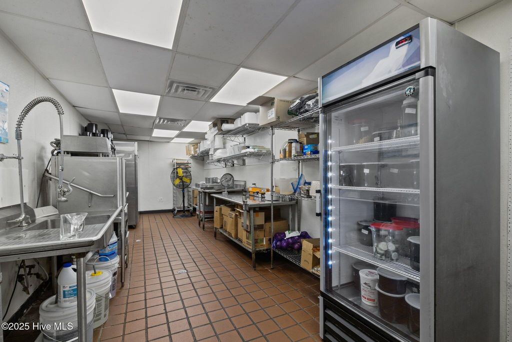 Image 25 of property listing at 509 Front Street, Beaufort, NC 28516