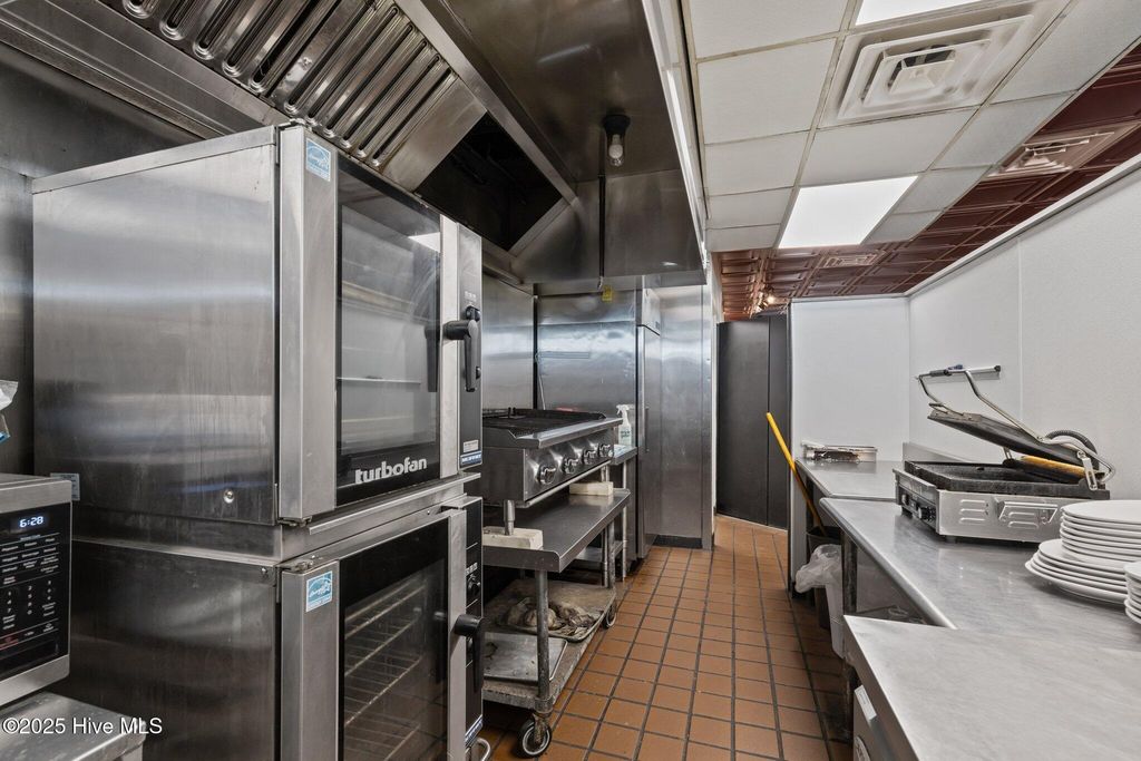 Image 27 of property listing at 509 Front Street, Beaufort, NC 28516