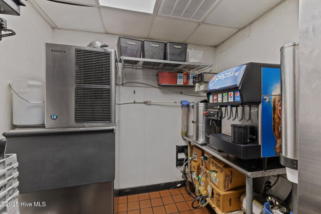 Image 28 of property listing at 509 Front Street, Beaufort, NC 28516