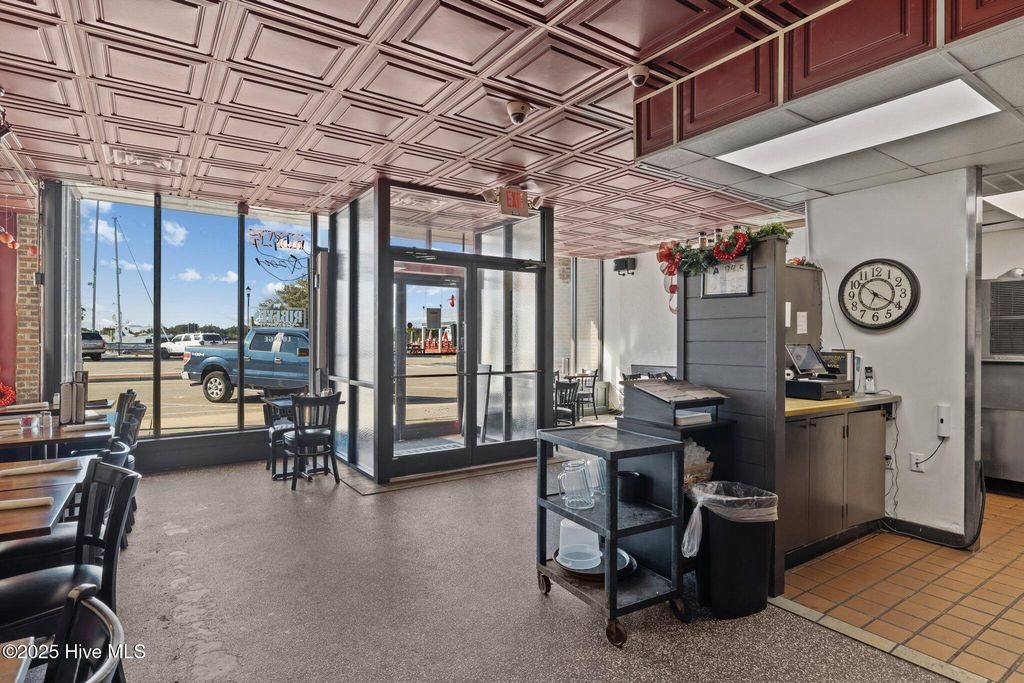 Image 29 of property listing at 509 Front Street, Beaufort, NC 28516