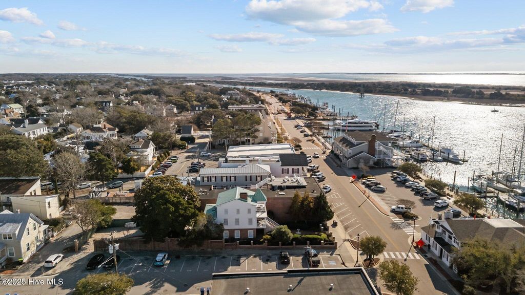 Image 39 of property listing at 509 Front Street, Beaufort, NC 28516