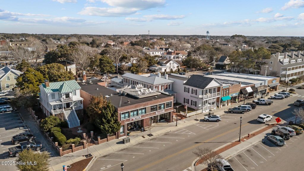 Image 40 of property listing at 509 Front Street, Beaufort, NC 28516