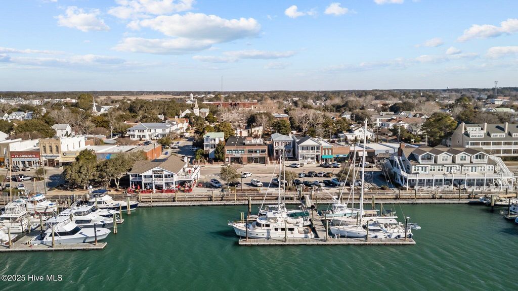 Image 42 of property listing at 509 Front Street, Beaufort, NC 28516