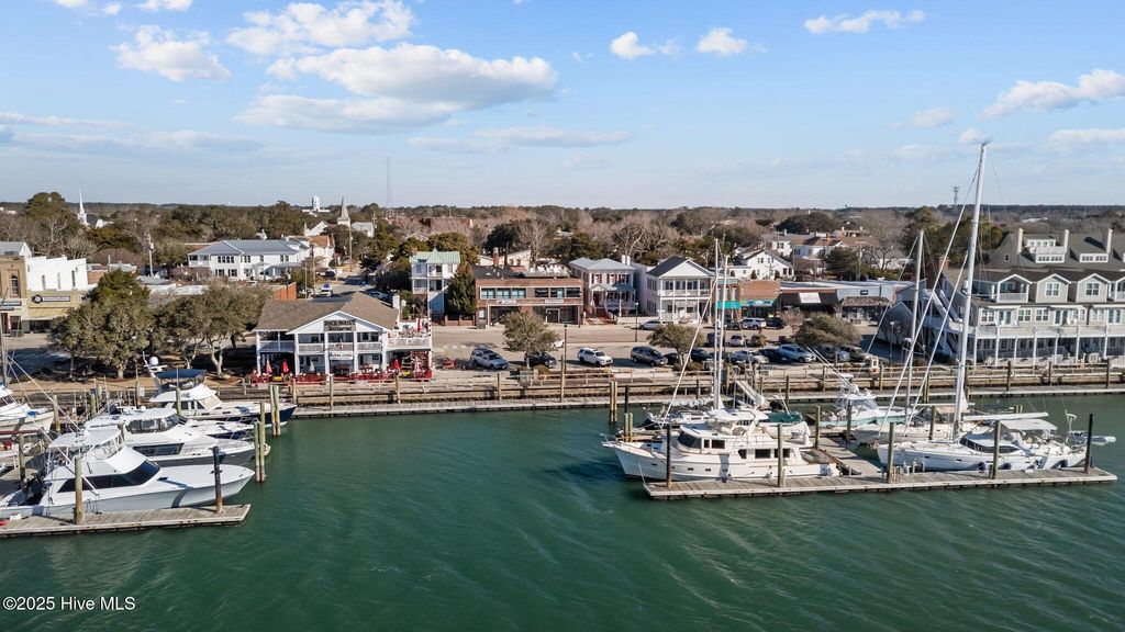 Image 43 of property listing at 509 Front Street, Beaufort, NC 28516