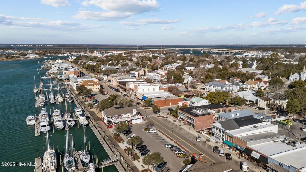 Image 45 of property listing at 509 Front Street, Beaufort, NC 28516