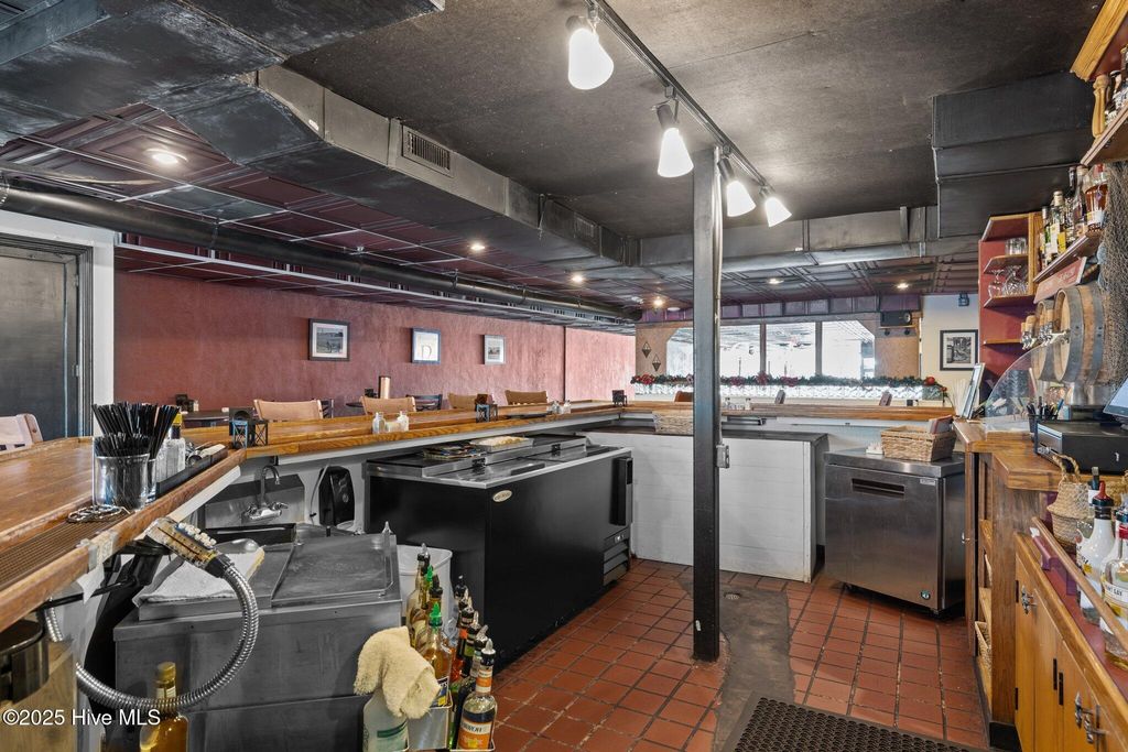 Image 7 of property listing at 509 Front Street, Beaufort, NC 28516